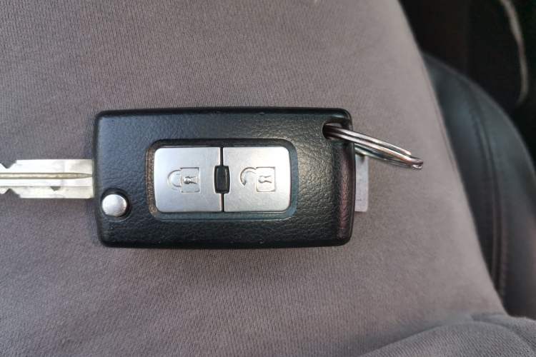 Used Mitsubishi Pajero 2018 3.0L Automatic Prestige Edition Vehicle Key