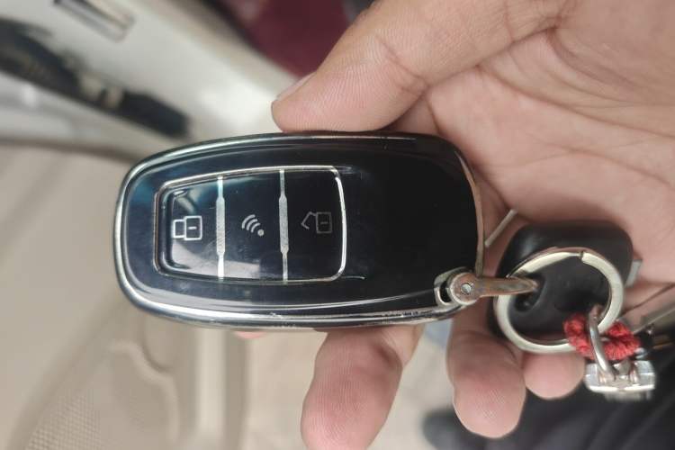Used Mitsubishi Pajero 2018 V97 3.8L 5-Door GLS Sunroof – Middle East Vehicle Key