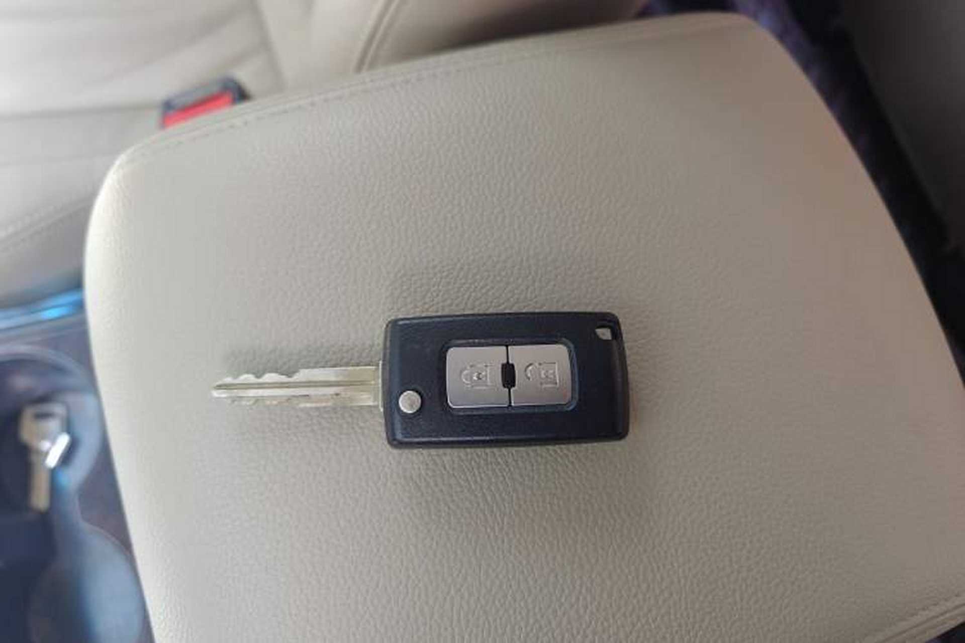 Used Mitsubishi Pajero 2018 V97 3.8L 5-Door GLS Sunroof Dual Differential – Middle East Vehicle Key