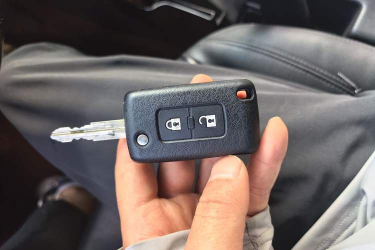 Used Mitsubishi Pajero  Vehicle Key