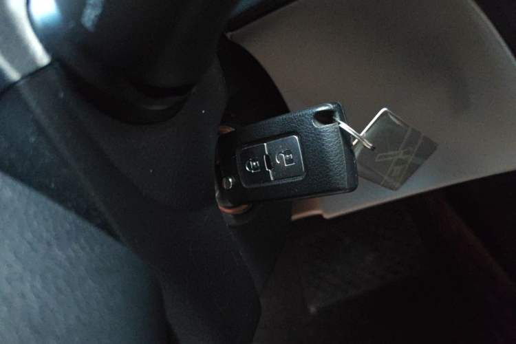 Used Mitsubishi Pajero  Vehicle Key