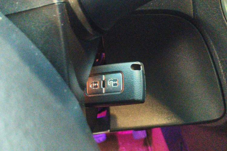 Used Mitsubishi Pajero 2018 3.0L Automatic Comfort Edition Vehicle Key