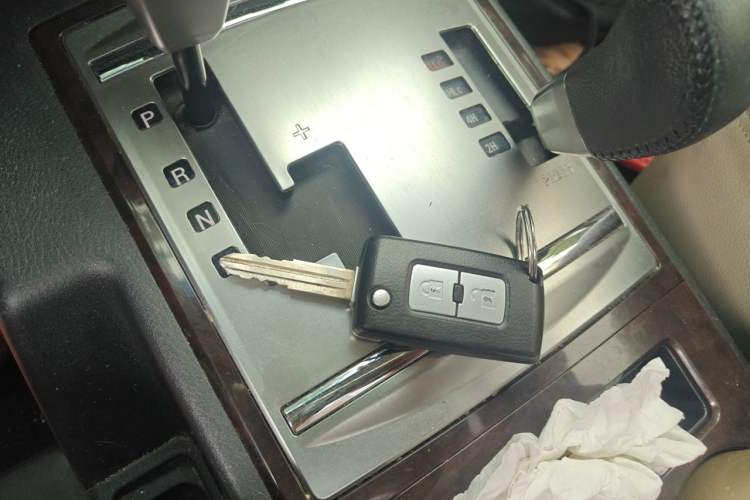 Used Mitsubishi Pajero  Vehicle Key