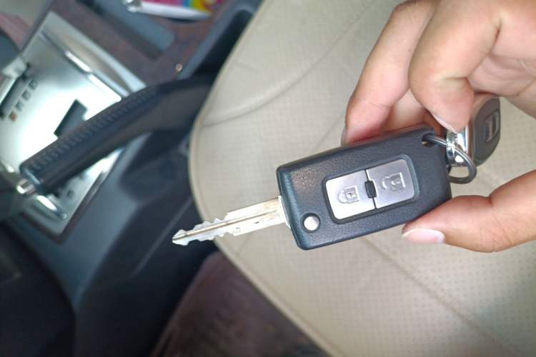 Used Mitsubishi Pajero 2018 V97 3.8L 5-Door GLS Sunroof – Middle East Vehicle Key