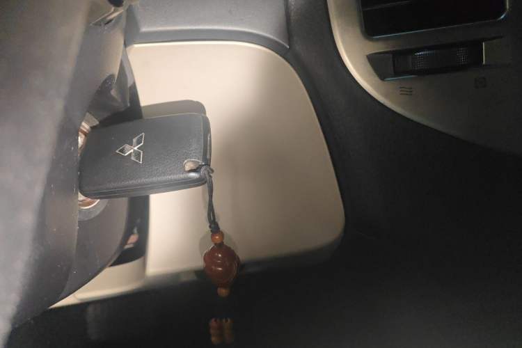 Used Mitsubishi Pajero 2018 V97 3.8L 5-Door GLS Sunroof – Middle East Vehicle Key