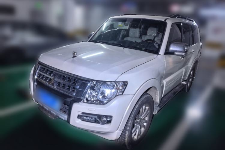 Used Mitsubishi Pajero Guazi used car, China used car export, Used car for sale, Used cars, Cheapest cars for sale