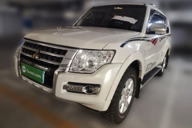 Used Mitsubishi Pajero 3.0-liter seven-seater gasoline parallel import