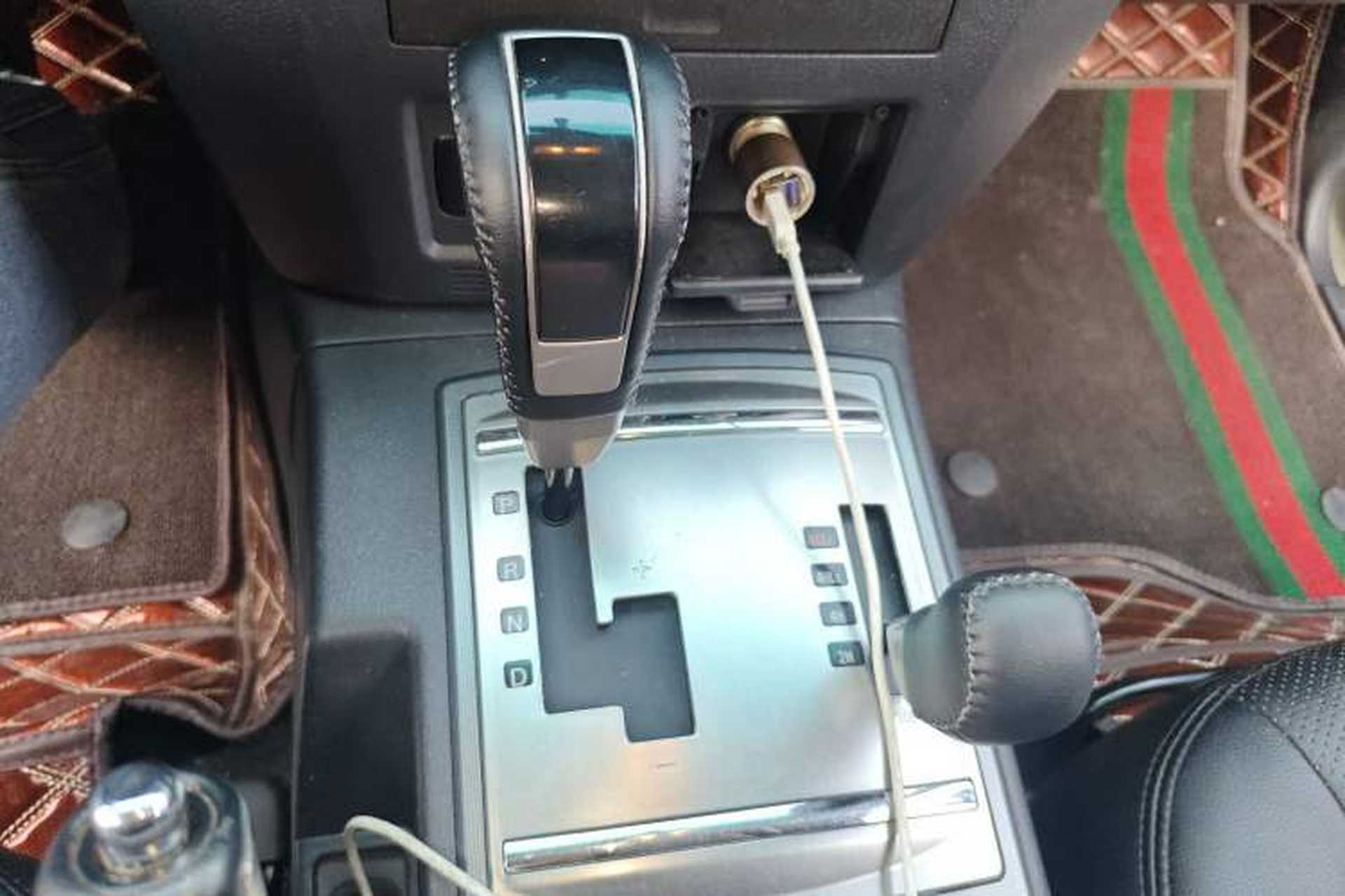 Used Mitsubishi Pajero 2018 3.0L Automatic Standard Edition Gear Lever