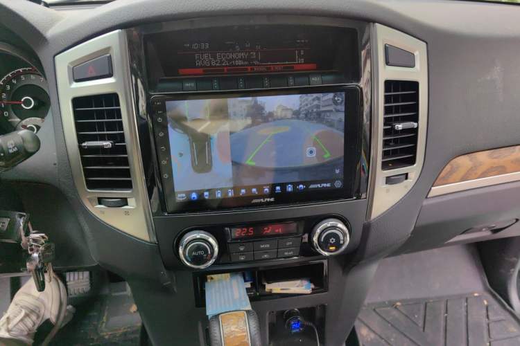 Used Mitsubishi Pajero 2019 3.0L Automatic Luxury Edition Audio And AC Panel