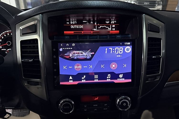 Used Mitsubishi Pajero 2019 3.0L Automatic Standard Edition Audio And AC Panel