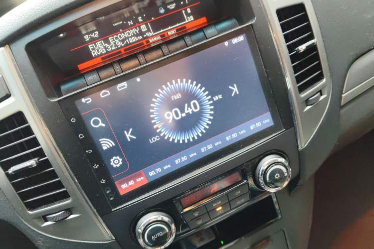 Used Mitsubishi Pajero 2019 3.0L Automatic Standard Edition Audio And AC Panel