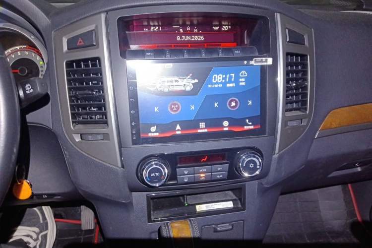 Used Mitsubishi Pajero 2019 3.0L Automatic Comfort Edition Audio And AC Panel