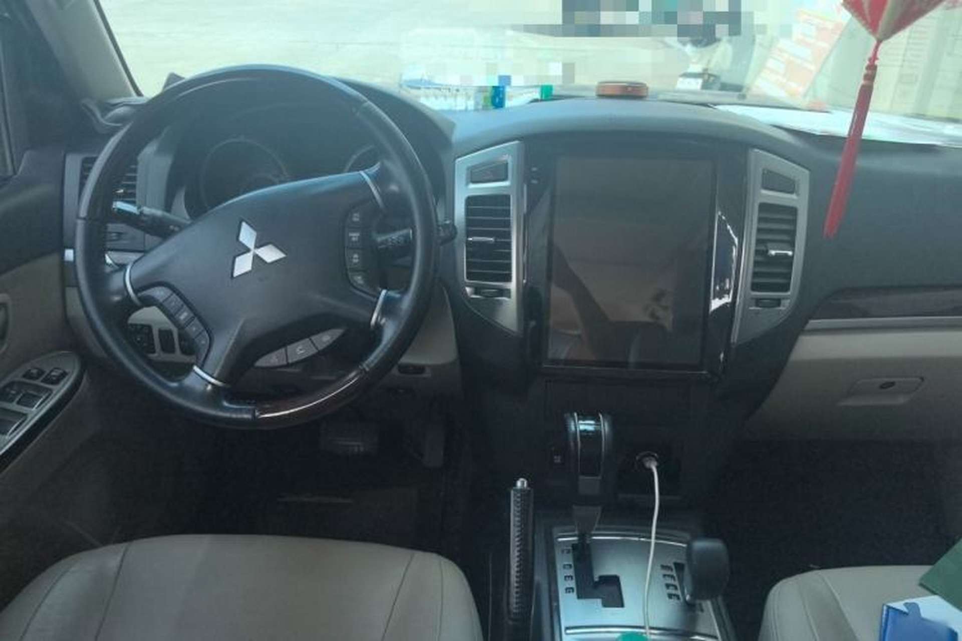 Used Mitsubishi Pajero 2019 V97 3.8L 5-Door GLS Sunroof Dual Differential – Middle East Center Console