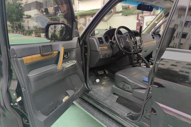 Used Mitsubishi Pajero 2019 3.0L Automatic Luxury Edition Driver Seat