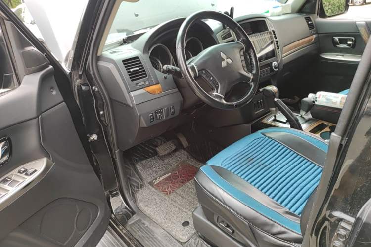 Used Mitsubishi Pajero 2019 3.0L Automatic Standard Edition Driver Seat