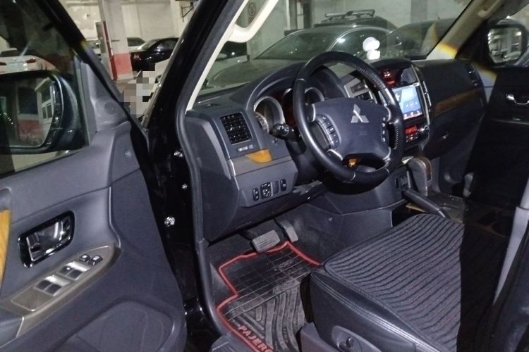 Used Mitsubishi Pajero 2019 3.0L Automatic Comfort Edition Driver Seat