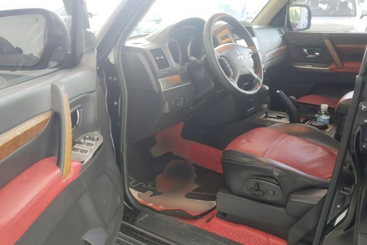 Used Mitsubishi Pajero 2019 3.0L Automatic Standard Edition Driver Seat