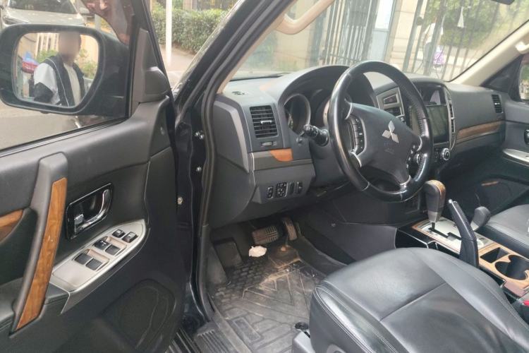 Used Mitsubishi Pajero 2019 3.0L Automatic Luxury Edition Driver Seat