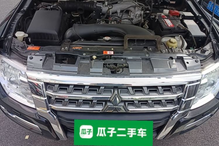 Used Mitsubishi Pajero 2019 3.0L Automatic Comfort Edition Engine Bay