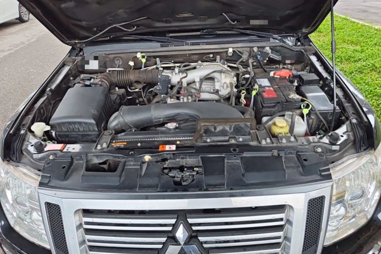 Used Mitsubishi Pajero 2019 3.0L Automatic Comfort Edition Engine Bay