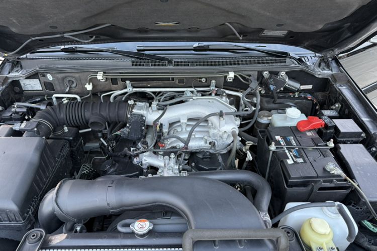 Used Mitsubishi Pajero 2019 3.0L Automatic Standard Edition Engine Bay