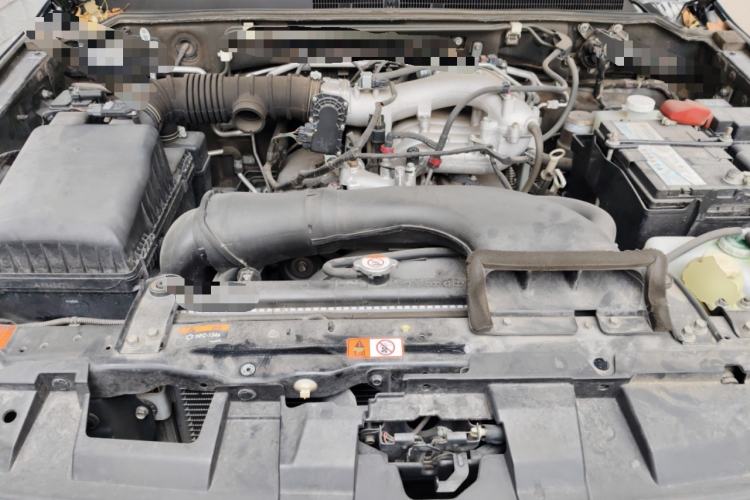 Used Mitsubishi Pajero 2019 3.0L Automatic Standard Edition Engine Bay