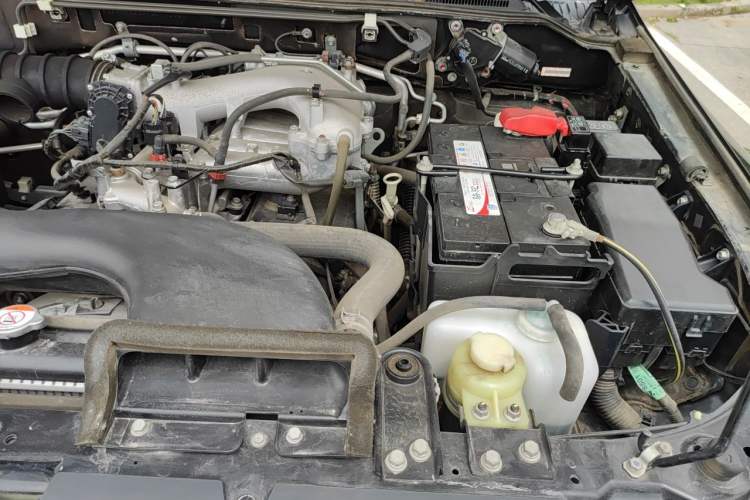 Used Mitsubishi Pajero 2019 3.0L Automatic Standard Edition Engine Bay Left
