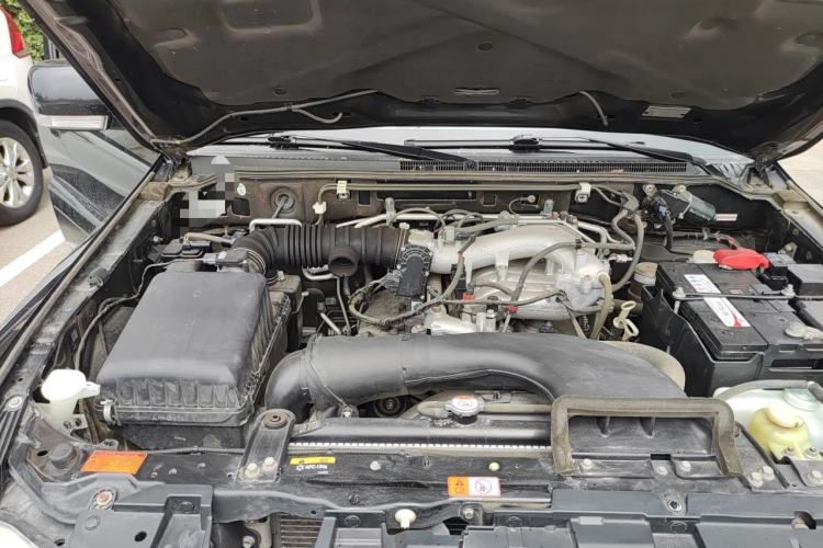 Used Mitsubishi Pajero 2019 3.0L Automatic Standard Edition Engine Bay