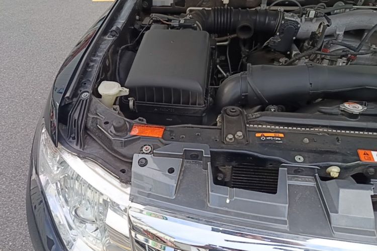 Used Mitsubishi Pajero 2019 3.0L Automatic Comfort Edition Engine Bay Right