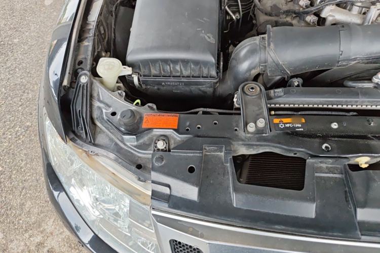 Used Mitsubishi Pajero 2019 3.0L Automatic Comfort Edition Engine Bay Right