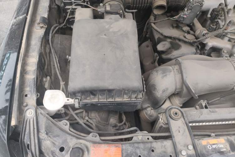 Used Mitsubishi Pajero 2019 3.0L Automatic Prestige Edition Engine Bay Right
