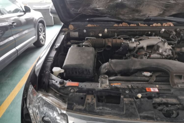 Used Mitsubishi Pajero 2019 3.0L Automatic Standard Edition Engine Bay Right
