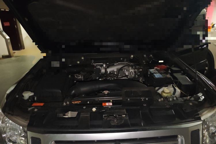 Used Mitsubishi Pajero 2019 3.0L Automatic Comfort Edition Engine Bay