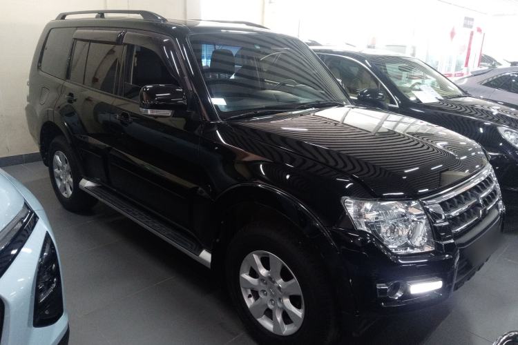 Used Mitsubishi Pajero 2019 3.0L Automatic Comfort Edition Exterior 1