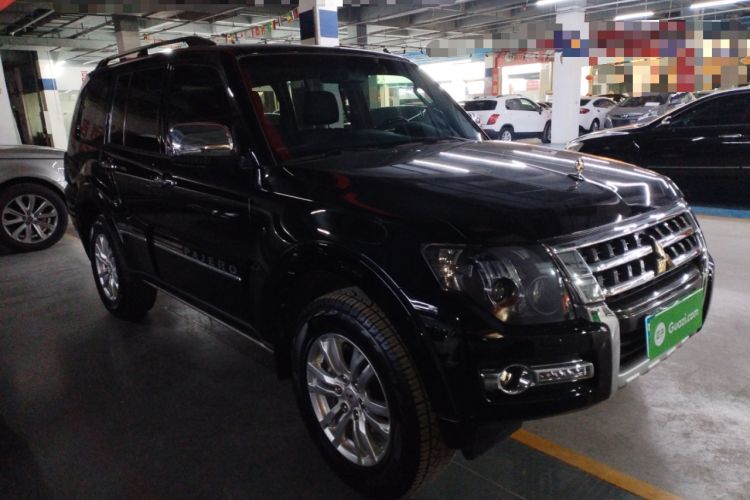 Used Mitsubishi Pajero 2019 V97 3.8L 5-Door GLS Middle East Edition Exterior 2