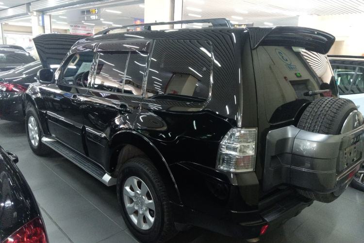 Used Mitsubishi Pajero 2019 3.0L Automatic Comfort Edition Exterior 2