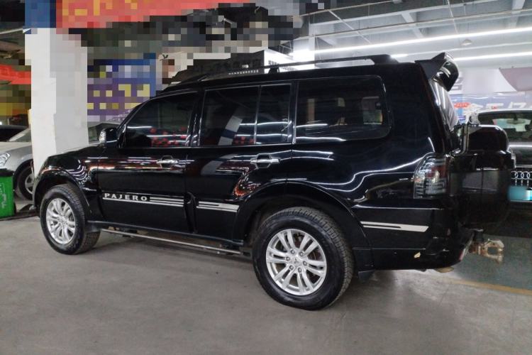 Used Mitsubishi Pajero 2019 V97 3.8L 5-Door GLS Middle East Edition Exterior 3