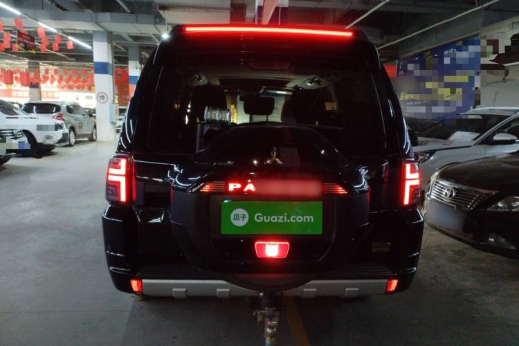 Used Mitsubishi Pajero 2019 V97 3.8L 5-Door GLS Middle East Edition Exterior 4