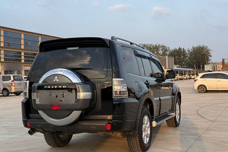 Used Mitsubishi Pajero 2019 3.0L Automatic Standard Edition Exterior 7