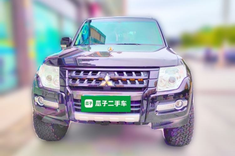 Used Mitsubishi Pajero 2019 V97 3.8L 5-Door GLS Middle East Edition Front