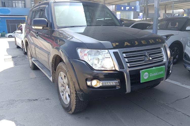 Used Mitsubishi Pajero 2019 3.0L Automatic Standard Edition Front Right 45 Deg