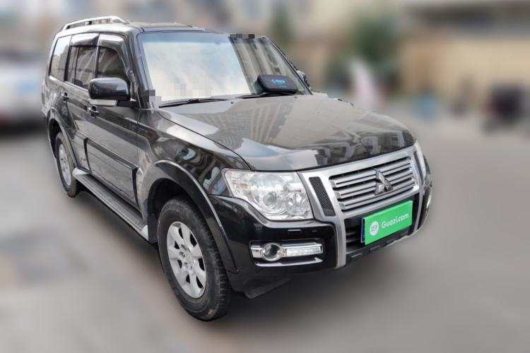 Used Mitsubishi Pajero 2019 3.0L Automatic Standard Edition Front Right 45 Deg