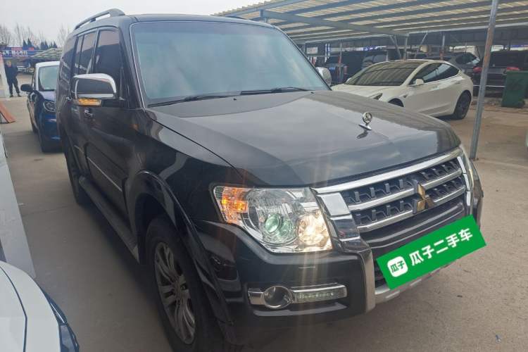 Used Mitsubishi Pajero 2019 V97 3.8L 5-Door GLS Middle East Edition Front Right 45 Deg