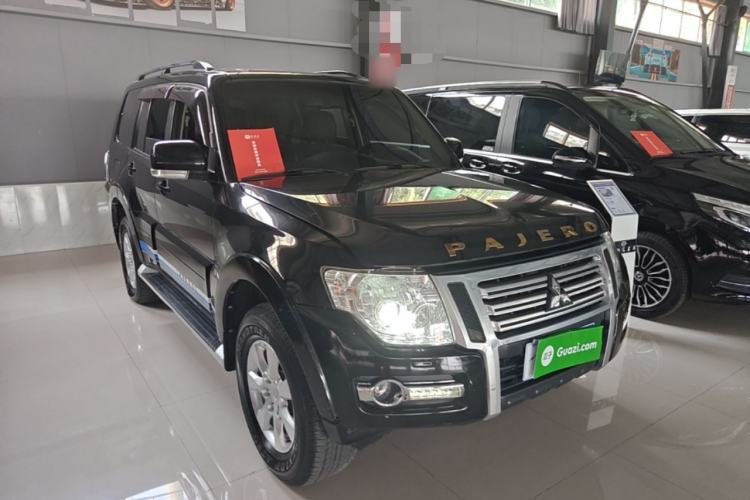 Used Mitsubishi Pajero 2019 3.0L Automatic Comfort Edition Front Right 45 Deg