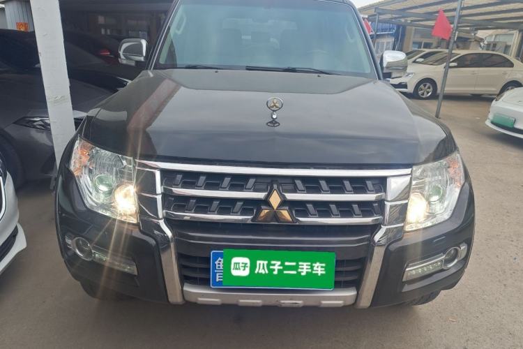 Used Mitsubishi Pajero 2019 V97 3.8L 5-Door GLS Middle East Edition Front
