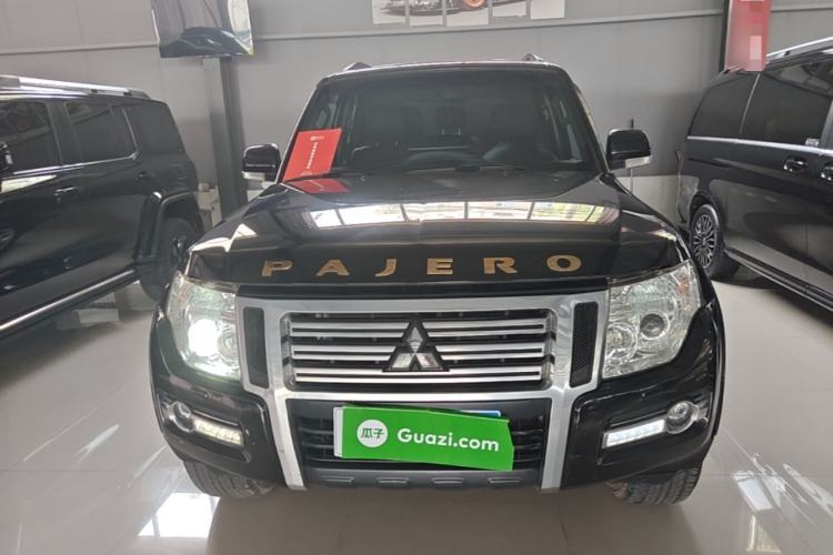 Used Mitsubishi Pajero 2019 3.0L Automatic Comfort Edition Front
