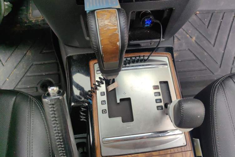 Used Mitsubishi Pajero 2019 3.0L Automatic Luxury Edition Gear Lever