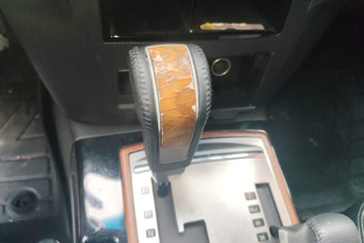 Used Mitsubishi Pajero 2019 3.0L Automatic Luxury Edition Gear Lever