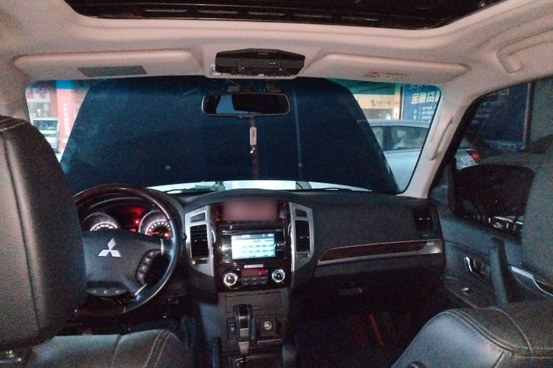 Used Mitsubishi Pajero 2019 V97 3.8L 5-Door GLS Middle East Edition Headliner