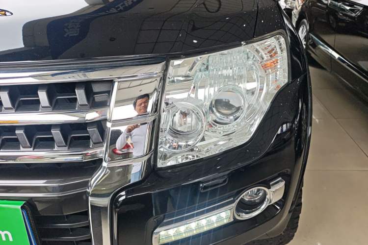 Used Mitsubishi Pajero 2019 V97 3.8L 5-Door GLS Middle East Edition Left Front Headlight